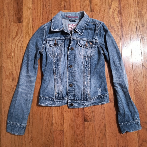Abercrombie Vintage distressed blue jean denim jacket, size junior large - Picture 1 of 10